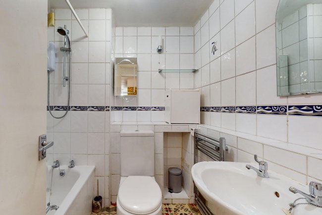 24 Winston Close, Romford, Essex, RM7 8LL 5