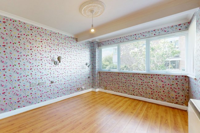24 Winston Close, Romford, Essex, RM7 8LL 5