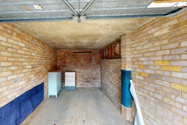24 Winston Close, Romford, Essex, RM7 8LL 5