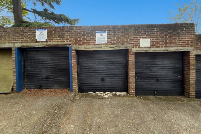 Garage 6, Hilltop Court, 345 Grange Road, Norwood, London SE19 3BX 10