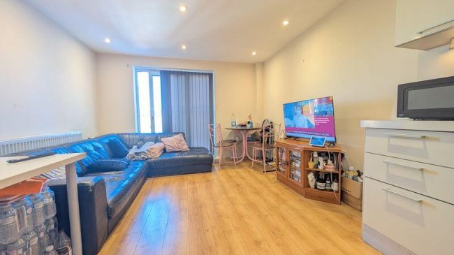 8 Elm Grove, Portsmouth, Southsea PO5 1JE 2