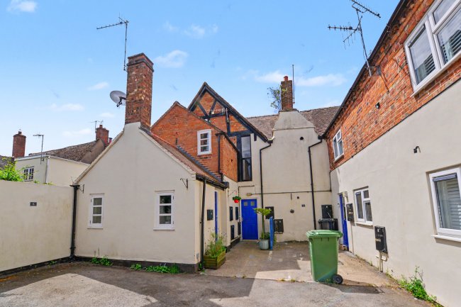 1 5 and 7 Hardings Court, Head Street, Pershore, WR10 1DL 3