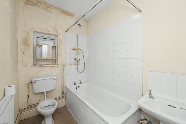 Flat 2, 43 City Road, St Pauls, Bristol, BS2 8TU 5