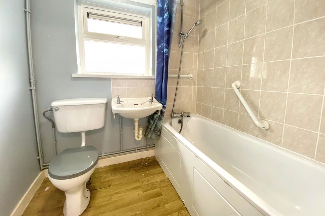72 Poynder Road, Corsham, Wiltshire, SN13 9LZ 1