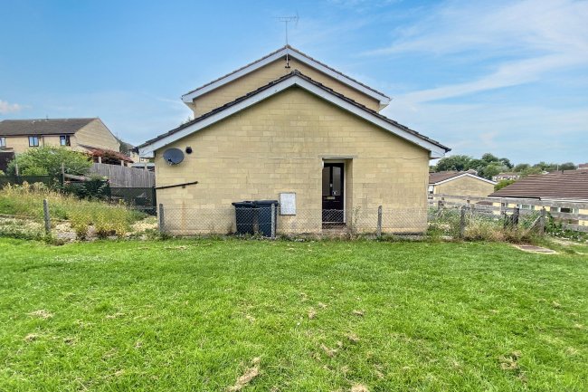 72 Poynder Road, Corsham, Wiltshire, SN13 9LZ 1
