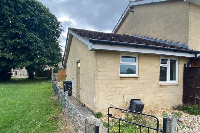 72 Poynder Road, Corsham, Wiltshire, SN13 9LZ 9