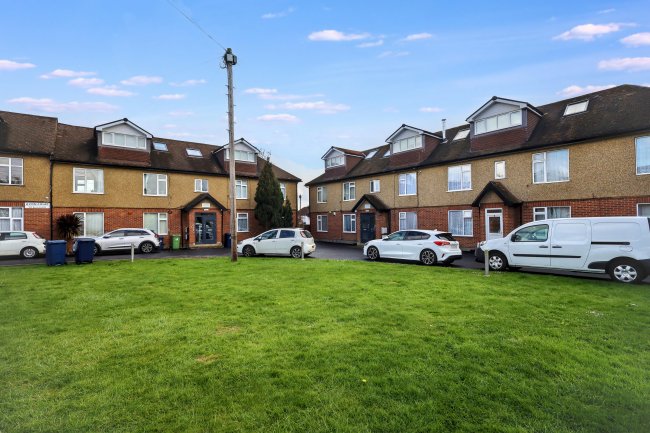 11A Avon Court, Braund Avenue, Greenford, London, UB6 9JH 5