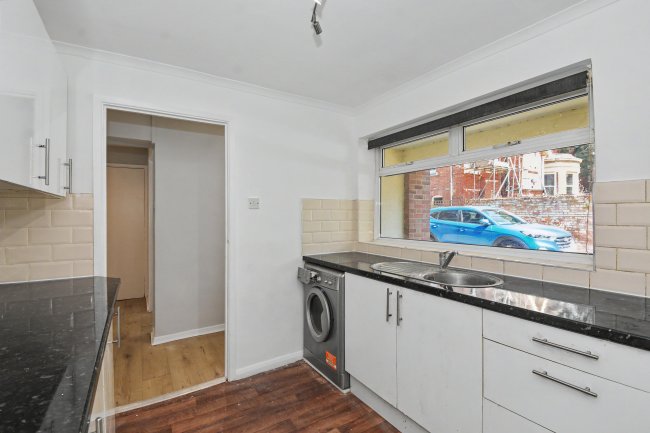 Flat 5, The Firs, Bath Road, Reading, RG1 6HN 1