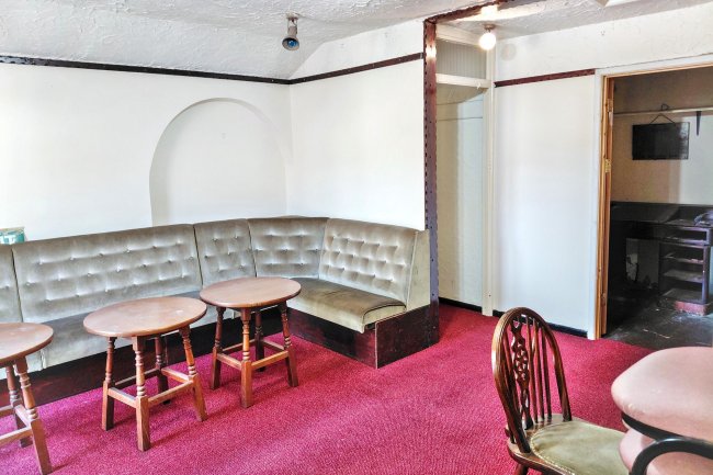 Abercarn Constitutional Club, Station Yd, Bridge Street, Abercarn, Newport, NP11 4SE 8