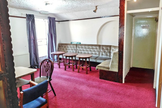 Abercarn Constitutional Club, Station Yd, Bridge Street, Abercarn, Newport, NP11 4SE 8