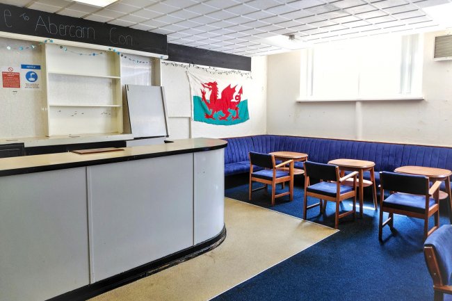 Abercarn Constitutional Club, Station Yd, Bridge Street, Abercarn, Newport, NP11 4SE 8