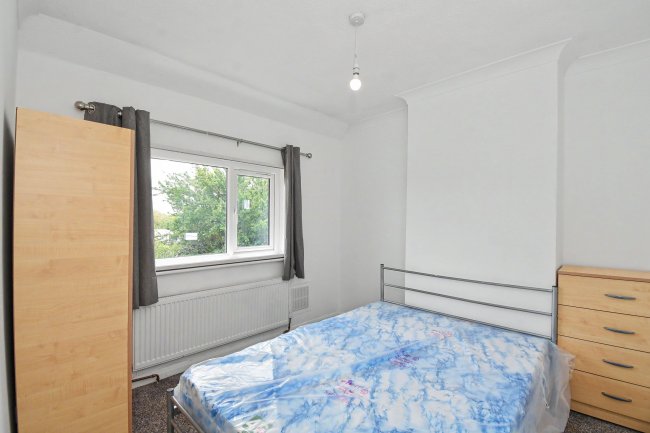 71 Moreland Avenue, Colnbrook, Slough SL3 0LL 5