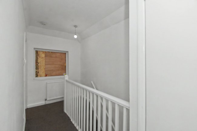 71 Moreland Avenue, Colnbrook, Slough SL3 0LL 5