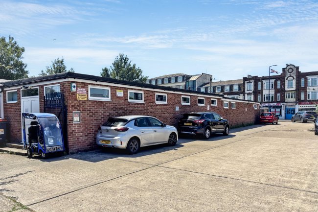 48-50 Carnarvon Road, Clacton-on-Sea, CO15 6QA 10