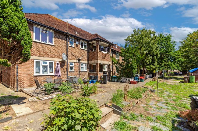 1-16 Algar Close, Isleworth, Middlesex,TW7 7AQ 9