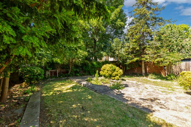 1-16 Algar Close, Isleworth, Middlesex,TW7 7AQ 9