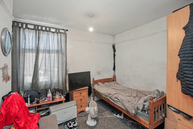 229 Hainton Avenue, Grimsby, DN32 9LD 6