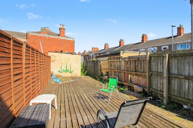229 Hainton Avenue, Grimsby, DN32 9LD 6