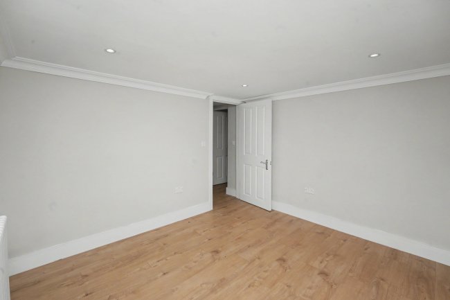 54 Narford Road, Clapton, London E5 8RD 10
