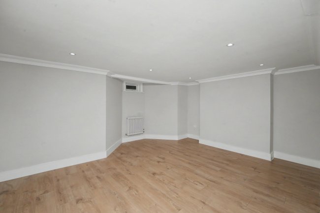 54 Narford Road, Clapton, London E5 8RD 10