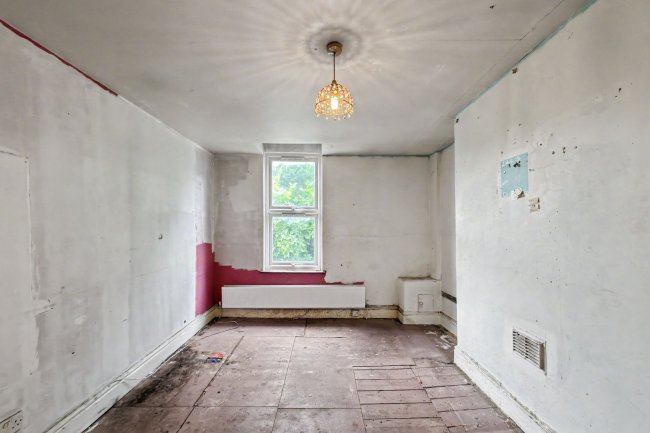 184C Iverson Road, West Hampstead, London NW6 2HL 6