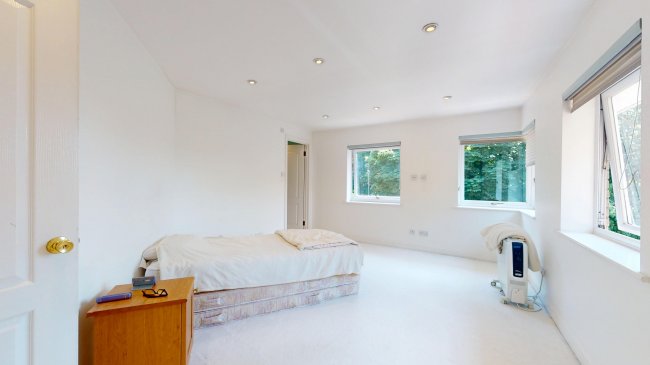 Holm Island, Kotan Drive, Wrasysbury, Staines-Upon-Thames, TW18 4TU 9