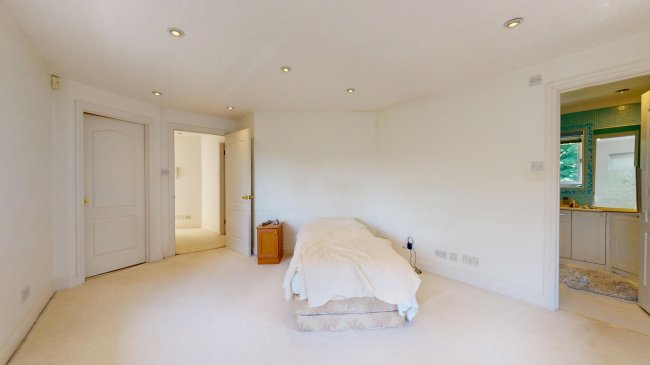 Holm Island, Kotan Drive, Wrasysbury, Staines-Upon-Thames, TW18 4TU 9
