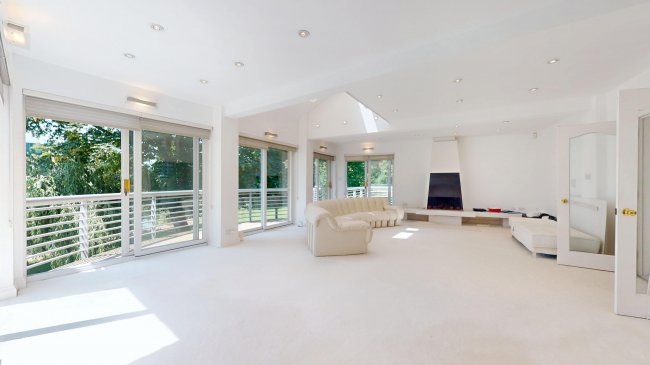 Holm Island, Kotan Drive, Wrasysbury, Staines-Upon-Thames, TW18 4TU 9