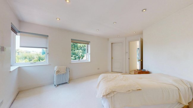 Holm Island, Kotan Drive, Wrasysbury, Staines-Upon-Thames, TW18 4TU 9