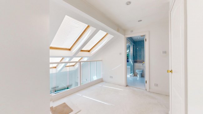 Holm Island, Kotan Drive, Wrasysbury, Staines-Upon-Thames, TW18 4TU 9