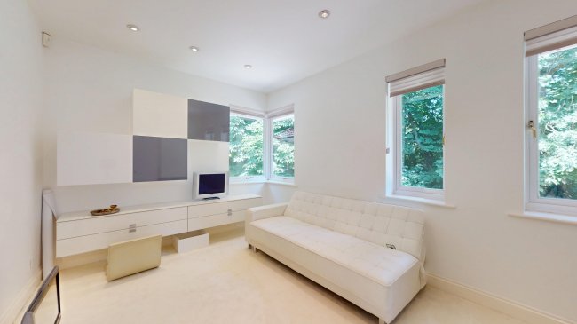 Holm Island, Kotan Drive, Wrasysbury, Staines-Upon-Thames, TW18 4TU 9