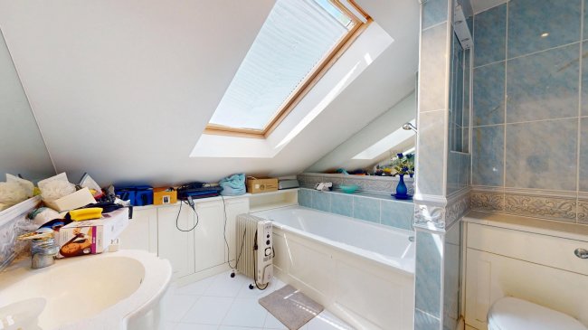Holm Island, Kotan Drive, Wrasysbury, Staines-Upon-Thames, TW18 4TU 9