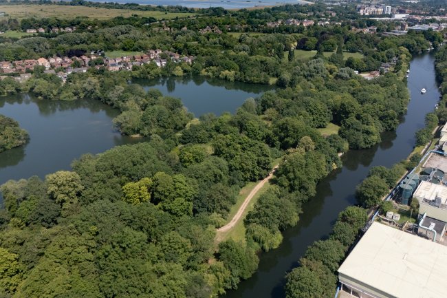 Holm Island, Kotan Drive, Wrasysbury, Staines-Upon-Thames, TW18 4TU 9