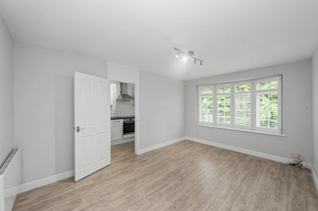 18 Tavistock Road, Bromley, Kent, BR2 0SY 7
