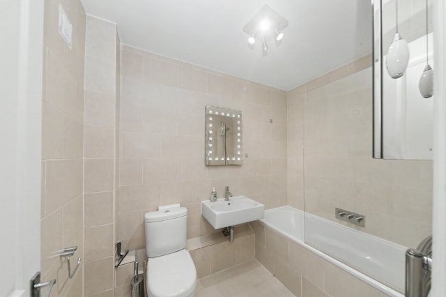 18 Tavistock Road, Bromley, Kent, BR2 0SY 7