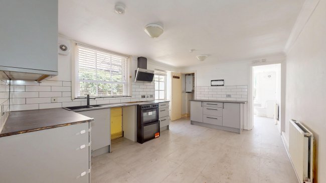 25 Prairie Street, Battersea, London, SW8 3PL 8
