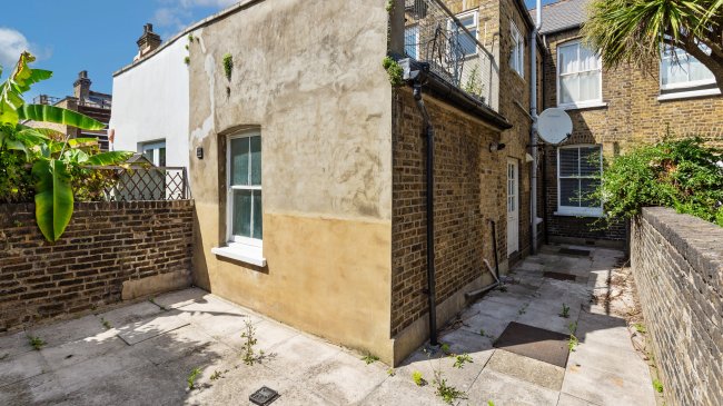 25 Prairie Street, Battersea, London, SW8 3PL 8
