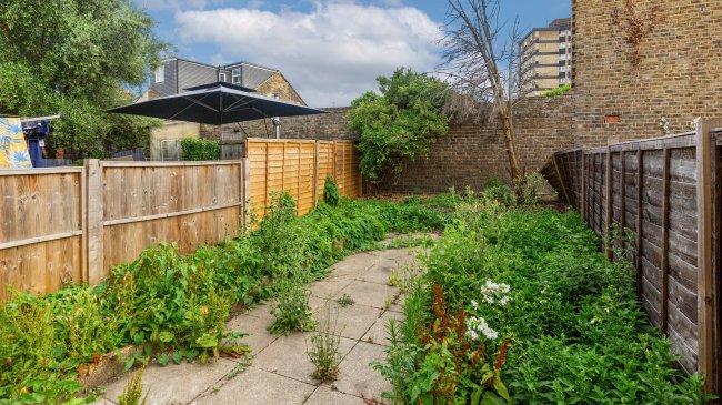 24 Central Park Road, East Ham, London, E6 3DY 8