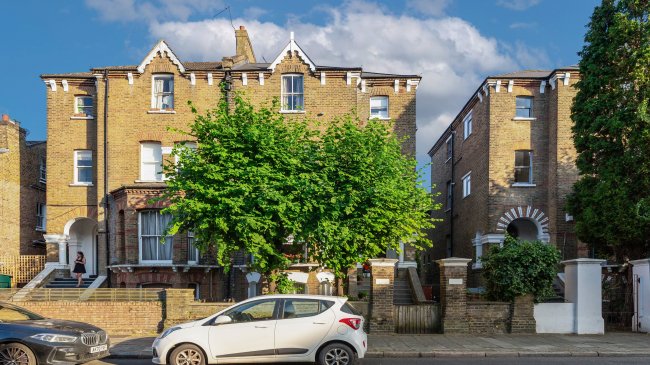 Flat C, 14 Lordship Park, Stoke Newington, London, N16 5UD 2