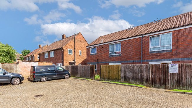 26 Essex Road, Willesden, London, NW10 9PD 2