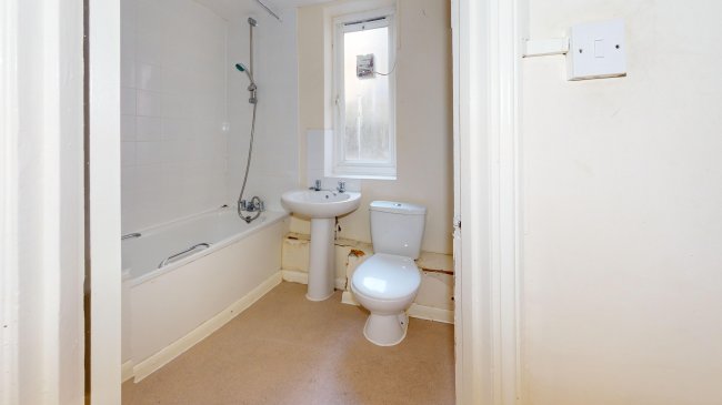 Flat A, 13 Chantrey Road, Brixton, London, SW9 9TD 9