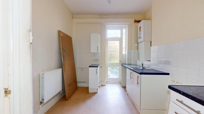 Flat A, 13 Chantrey Road, Brixton, London, SW9 9TD 9