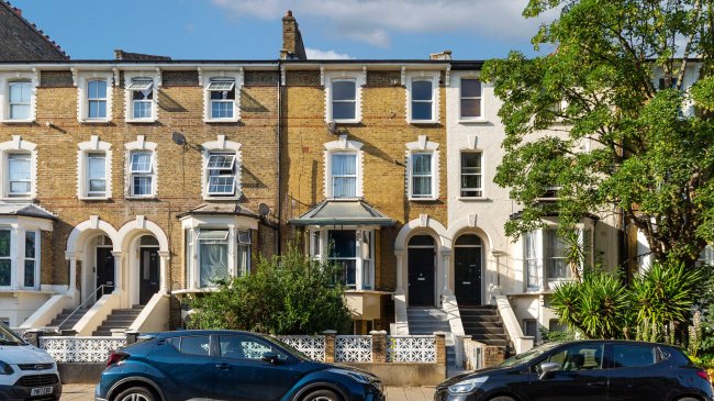 Flat C, 276 Amhurst Road, Stoke Newington, London, N16 7UP 3