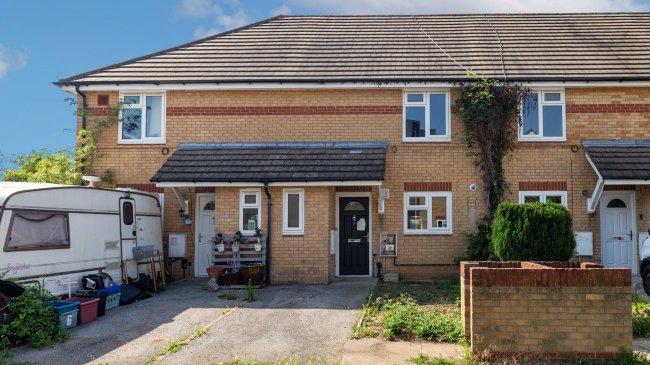 5 Sydney Rd, Feltham TW14 9BF