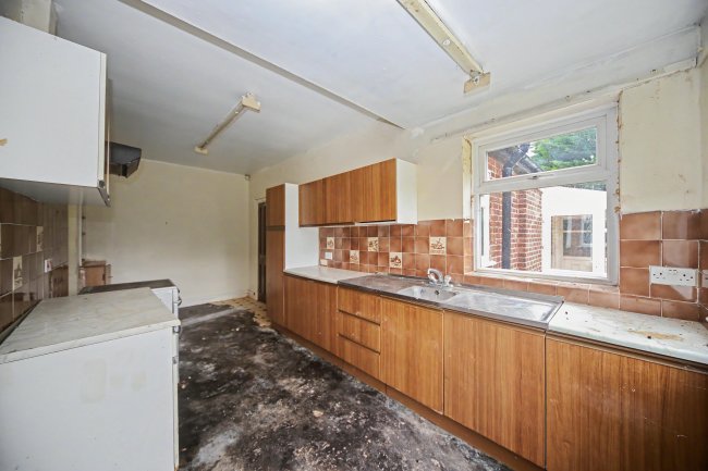 5 Park Close, Whitefield, Manchester M45 7EJ 3