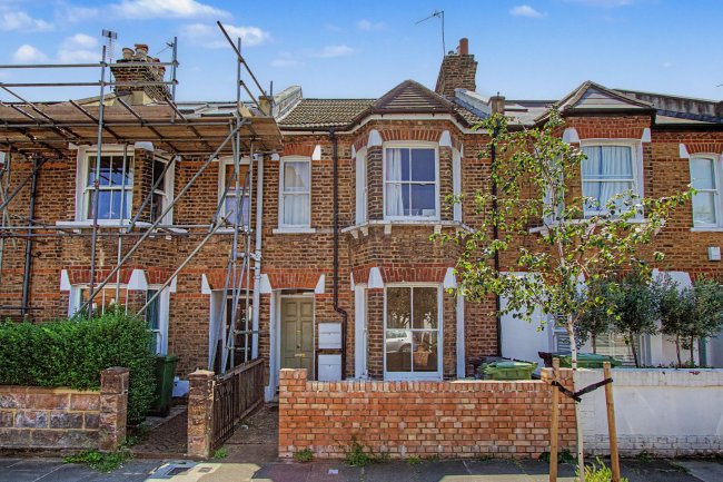 32a Vespan Road, Shepherd's Bush, London W12 9QQ 8