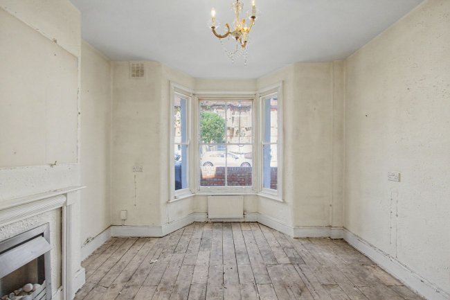 32a Vespan Road, Shepherd's Bush, London W12 9QQ 8