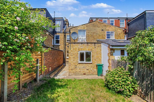 32a Vespan Road, Shepherd's Bush, London W12 9QQ 8
