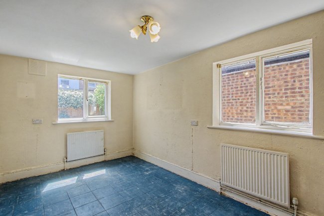 32a Vespan Road, Shepherd's Bush, London W12 9QQ 8