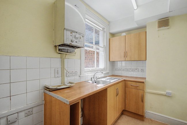 32a Vespan Road, Shepherd's Bush, London W12 9QQ 8